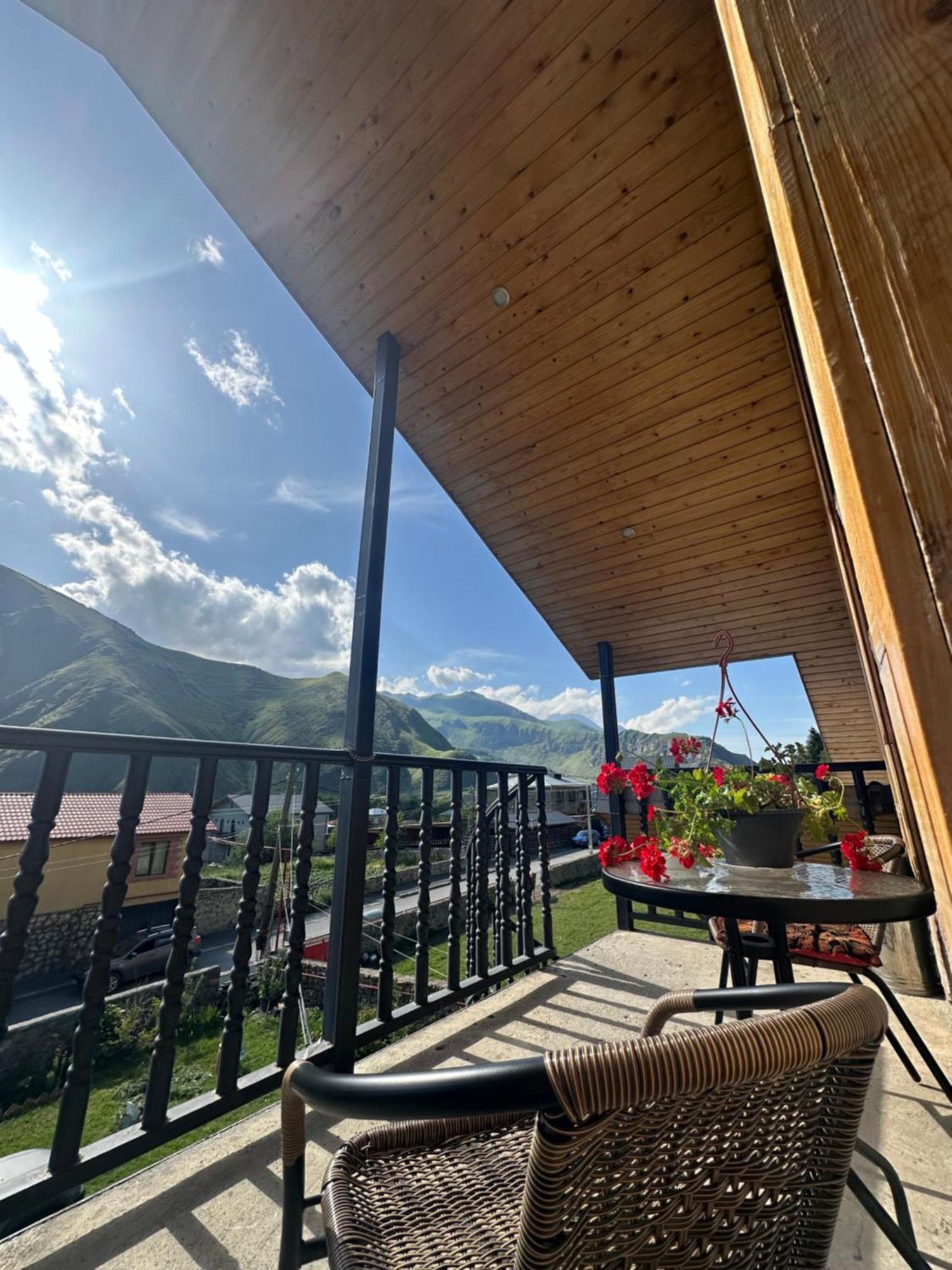 Hotel Dari Kazbegi Extérieur photo